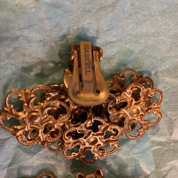 Vintage Miriam Haskell Clip Earrings - Picture 5 of 10
